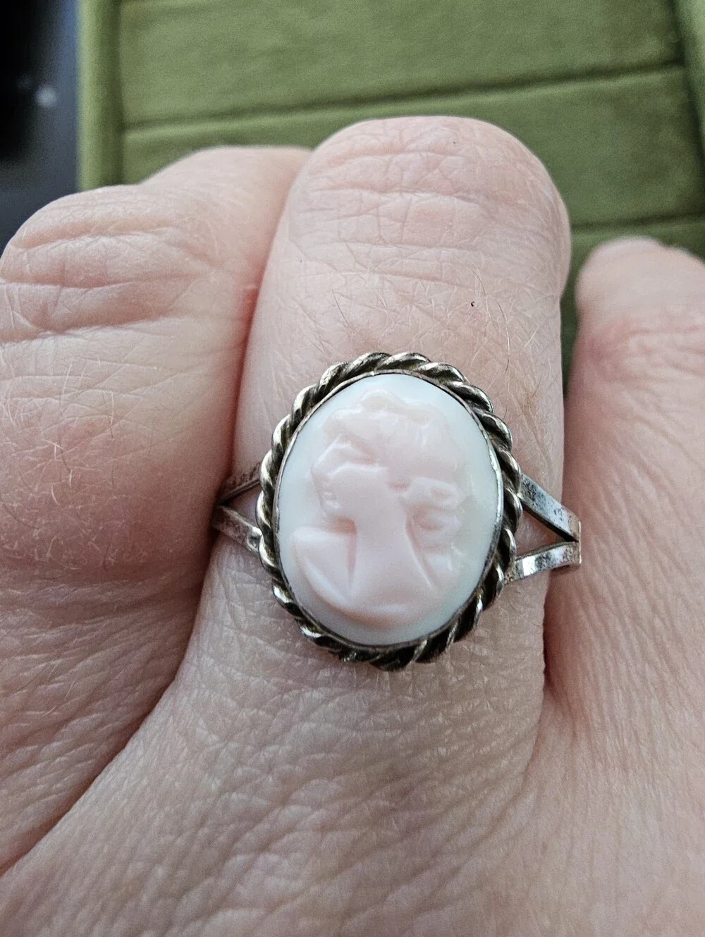 Vintage Silver Plated Camep Ring Size 9